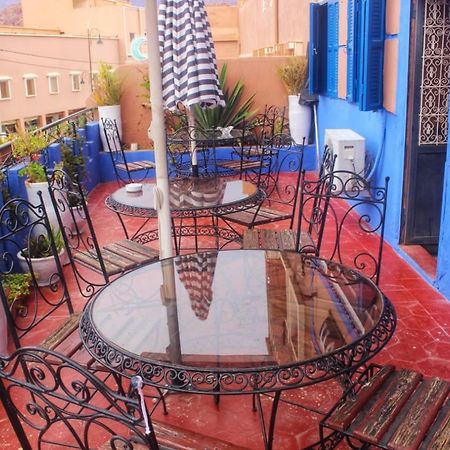 Auberge Et Hotel Les Amis Tafraout Exteriör bild