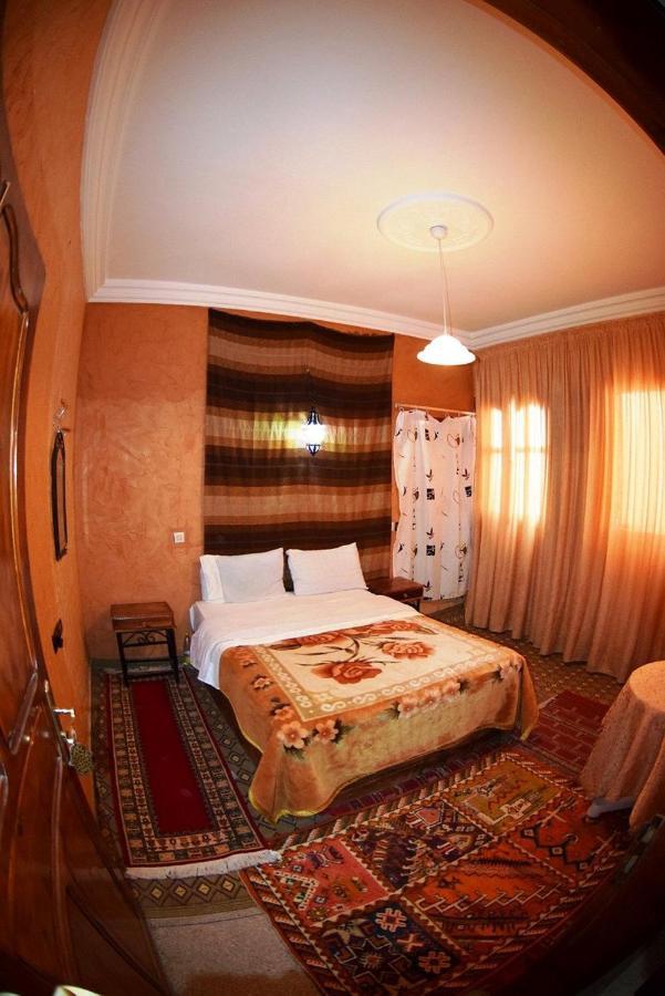 Auberge Et Hotel Les Amis Tafraout Exteriör bild