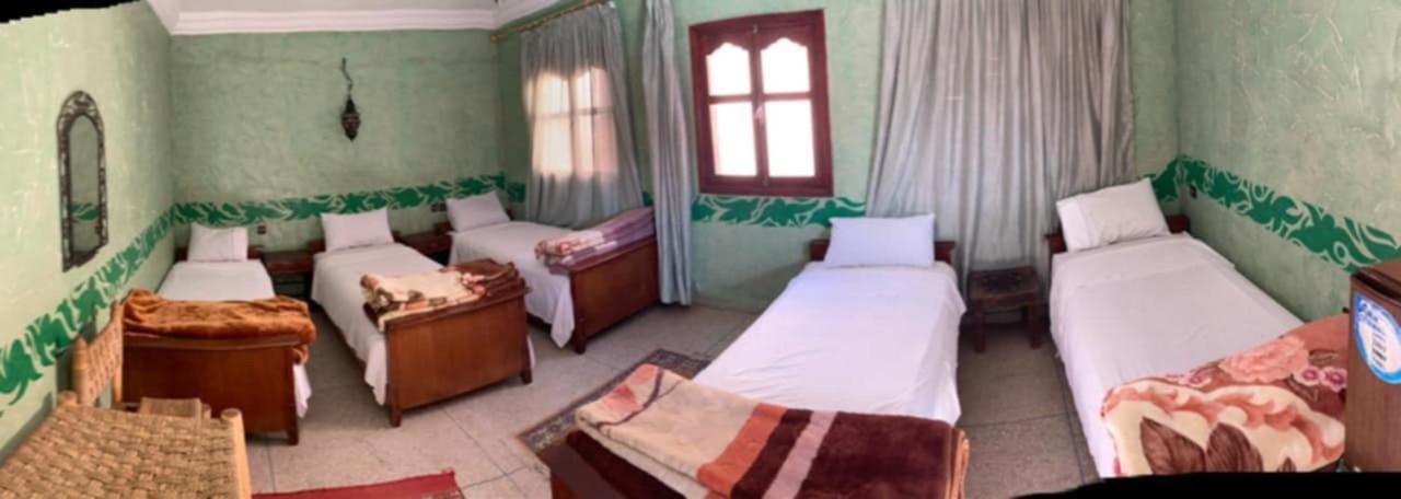 Auberge Et Hotel Les Amis Tafraout Exteriör bild