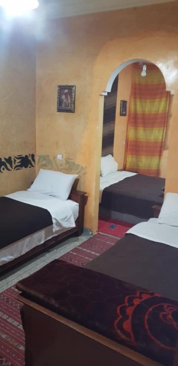 Auberge Et Hotel Les Amis Tafraout Exteriör bild